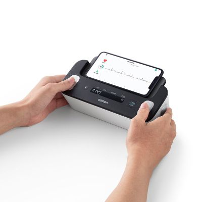 Omron Complete blood pressure monitor with built-in ECG monitor 